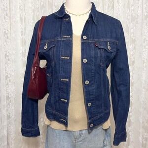 Levi's Women's Denim Trucker Jacket Slim Fit Dark Wash Jean Jacket Size‎ Small